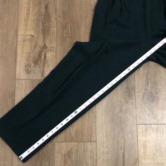 ST. JOHN COLLECTION 2-Piece Knit Set - Sleeveless Top & Pleated Trouser Pants - Picture 13 of 13